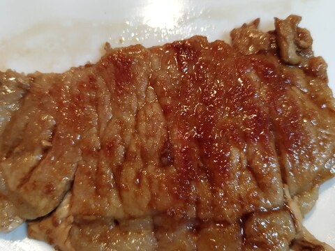 食欲そそる！ソースとニンニクの香ばしい豚肉料理